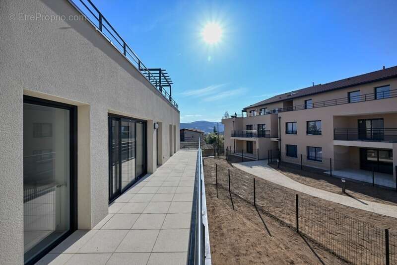 Appartement à VAUGNERAY