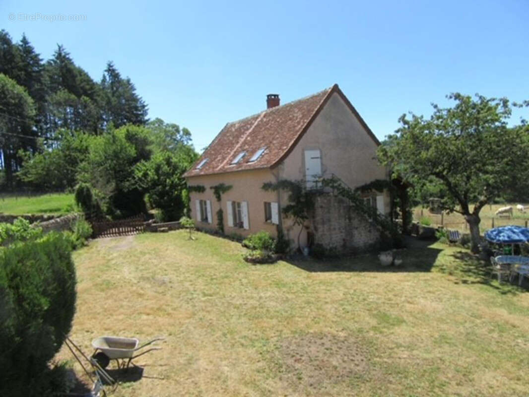 Maison à CHAROLLES