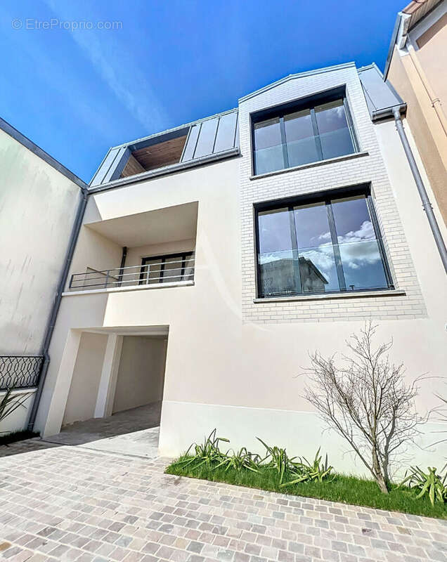 Appartement à SURESNES