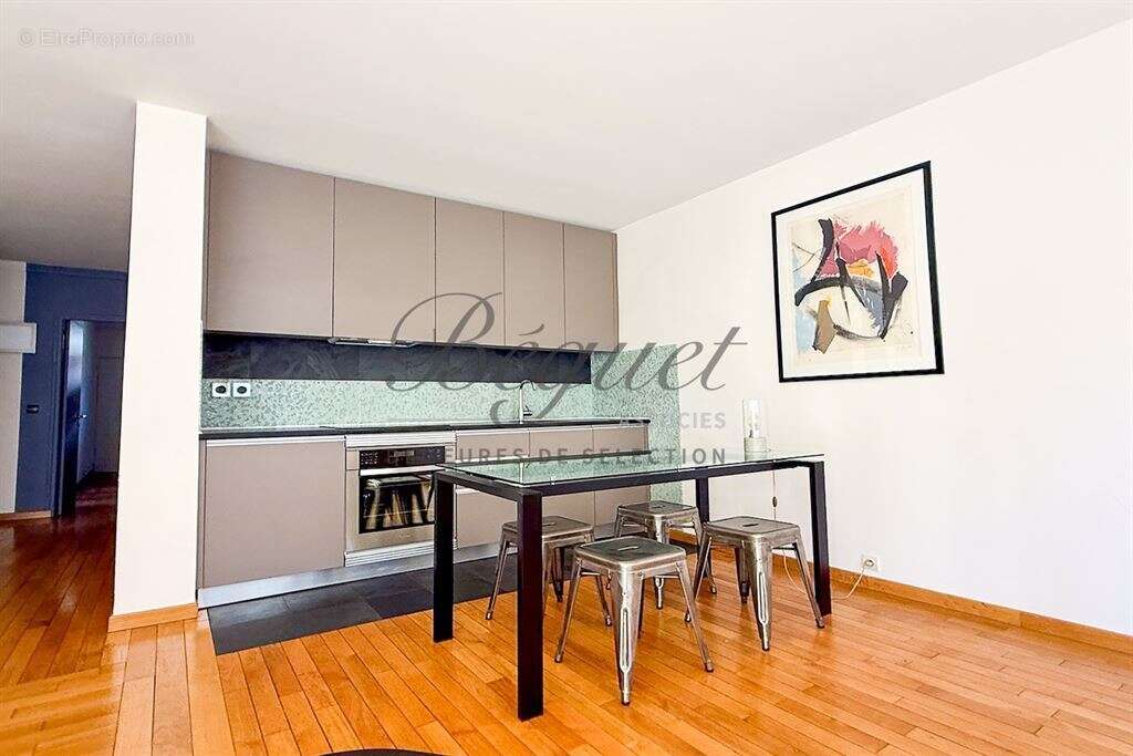 Appartement à PARIS-15E