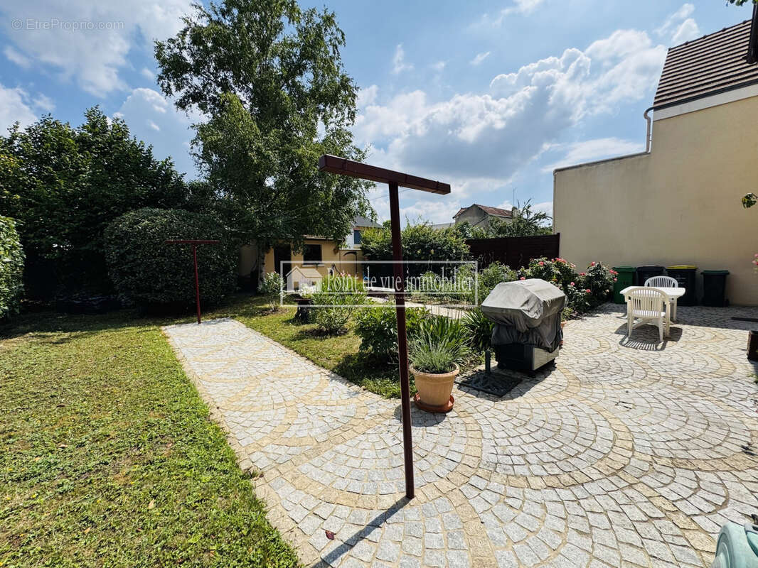 Maison à SAVIGNY-SUR-ORGE