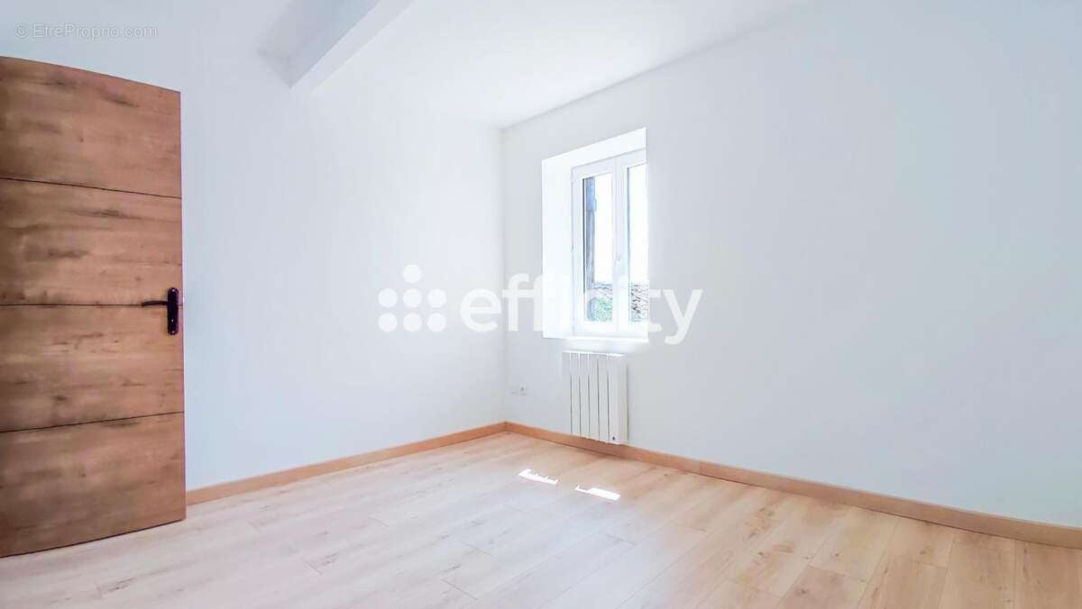 Maison à PONT-DE-VAUX