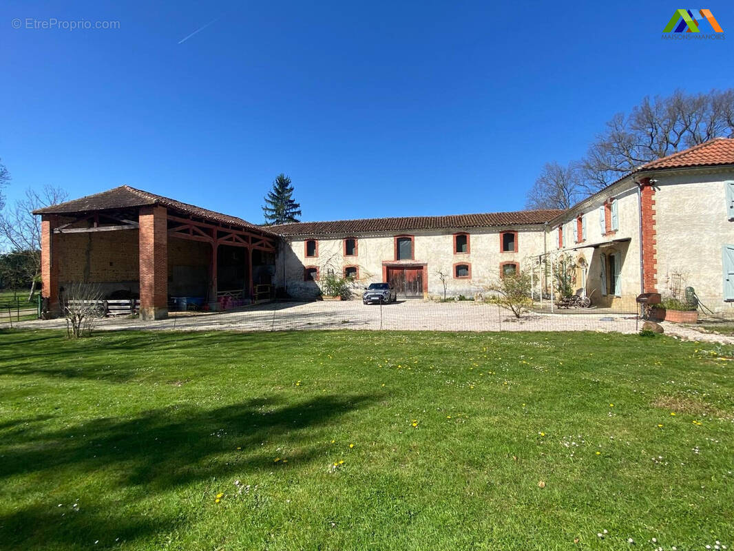 Maison équestre potentiel gîte 65 Trie sur Baise - Maison à TRIE-SUR-BAISE