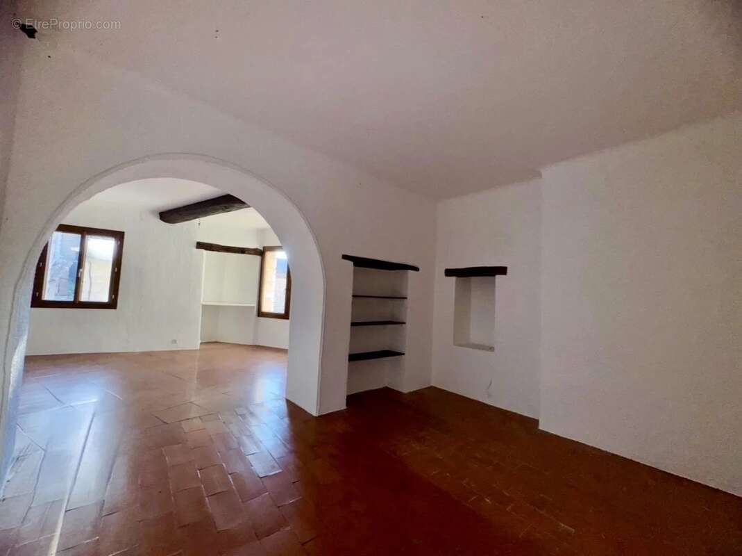 Appartement à PEILLON