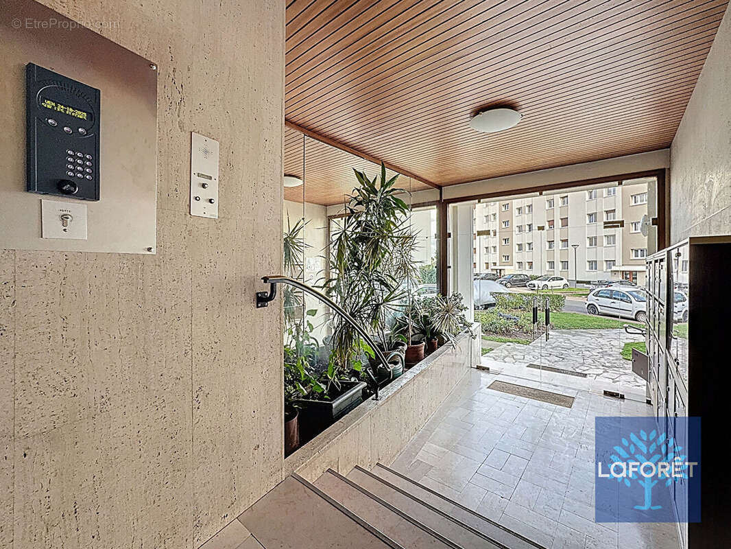 Appartement à CHILLY-MAZARIN