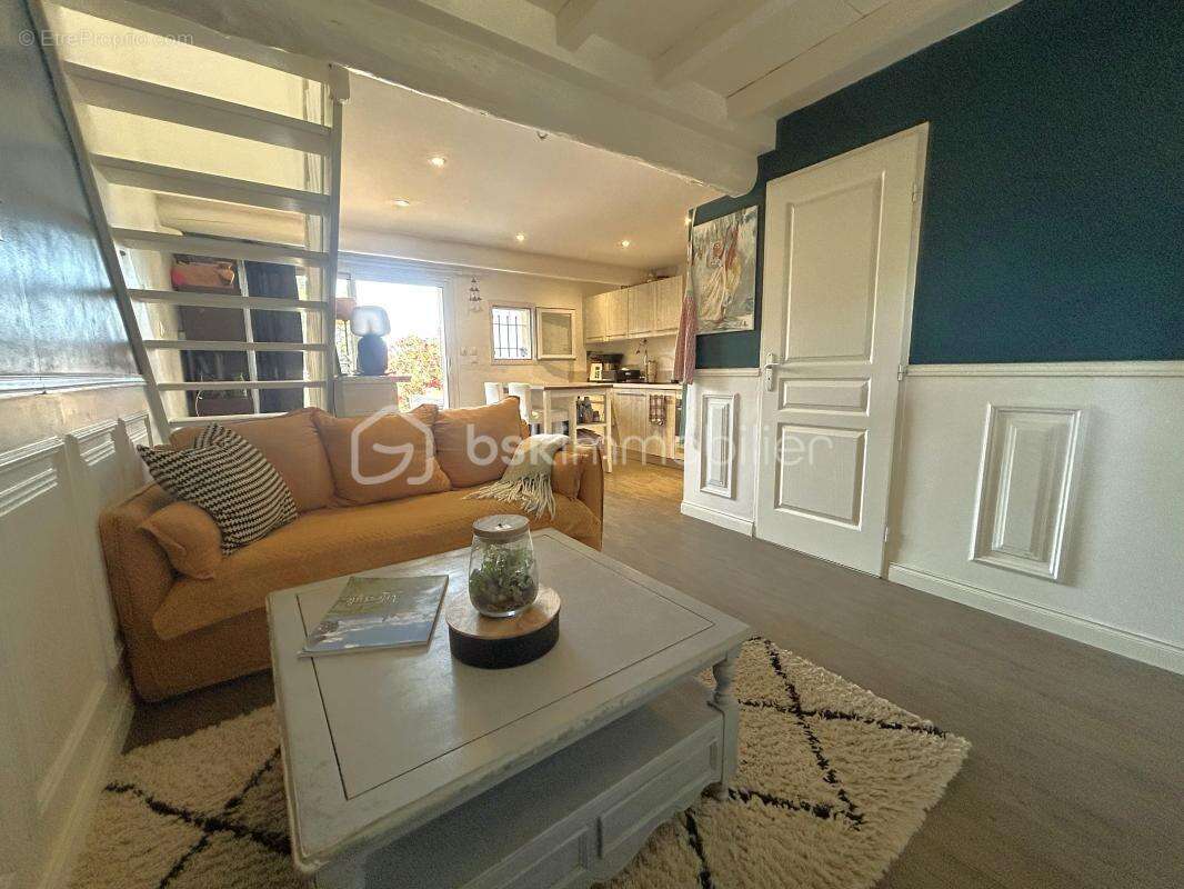 Maison 39 m² à Aureille  - photo 8