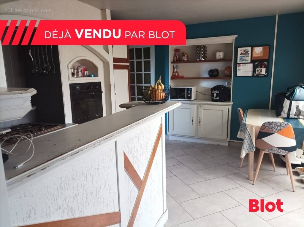 Maison à MONTREUIL-DES-LANDES