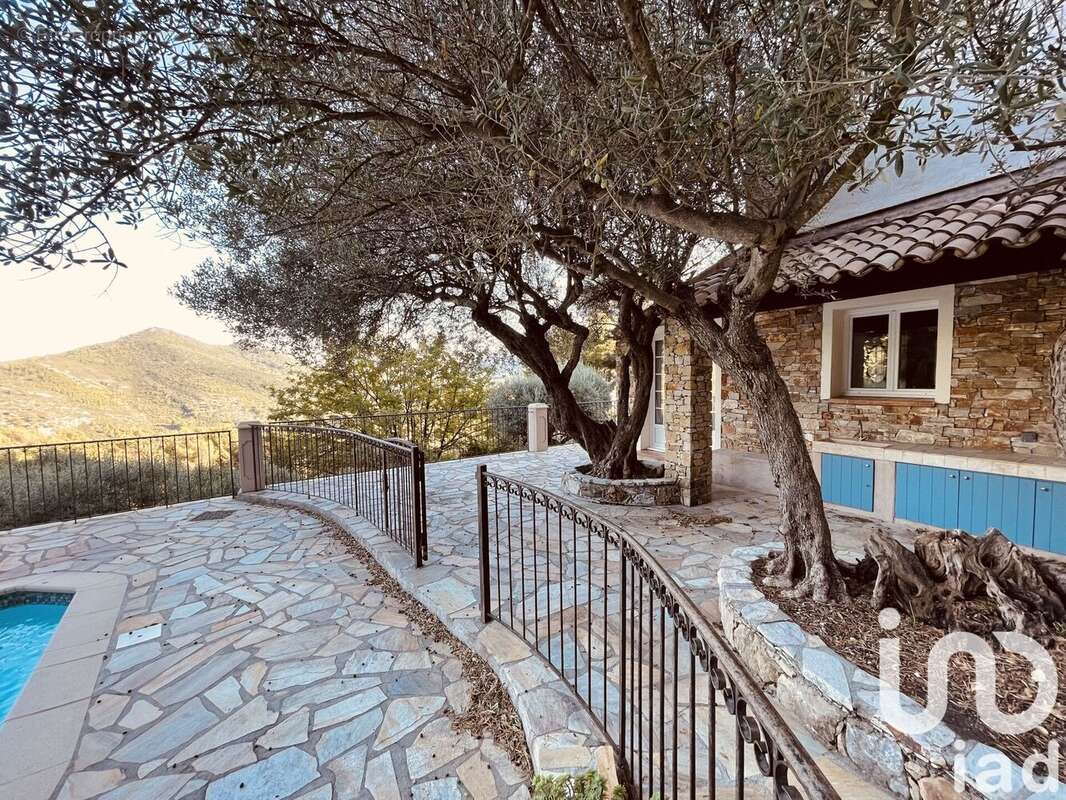 Photo 9 - Maison à LE REVEST-LES-EAUX