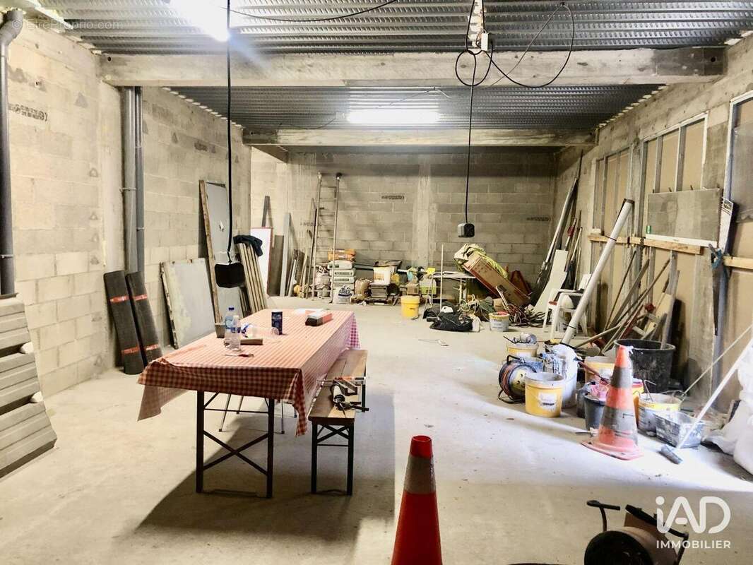 Photo 2 - Commerce à BREUILLET