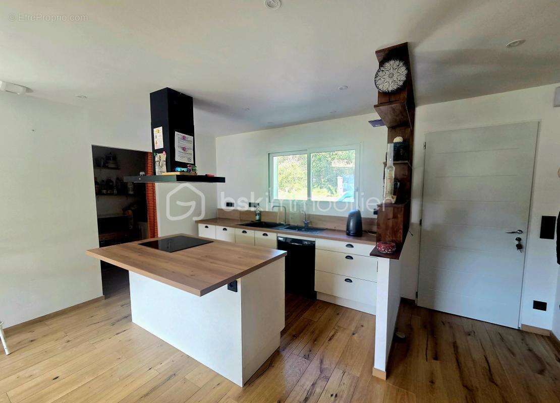 Maison d'environ 90 m² à Vesseaux - photo 7