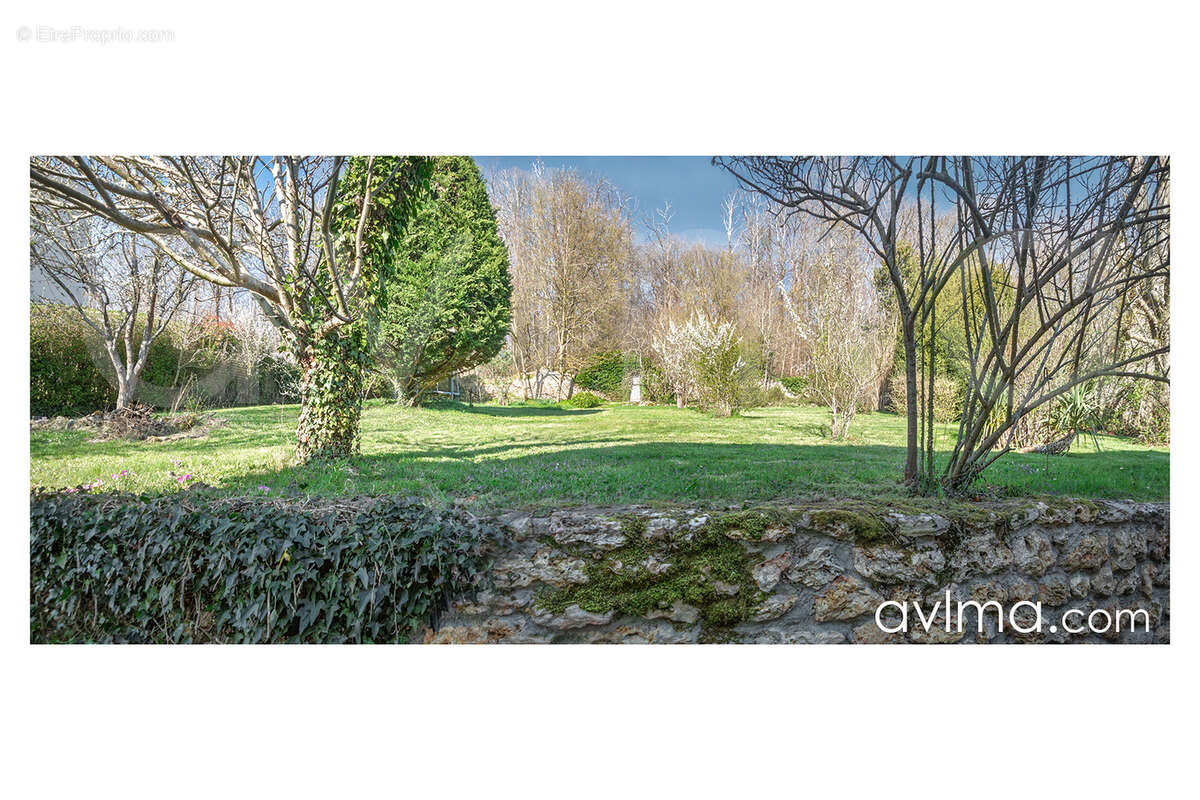 Maison à SAINT-NOM-LA-BRETECHE