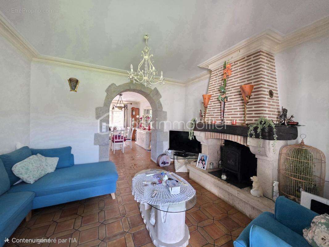 Vianne-maison de village avec jardin- 3 chambres- garage et pieces annexes - photo 5