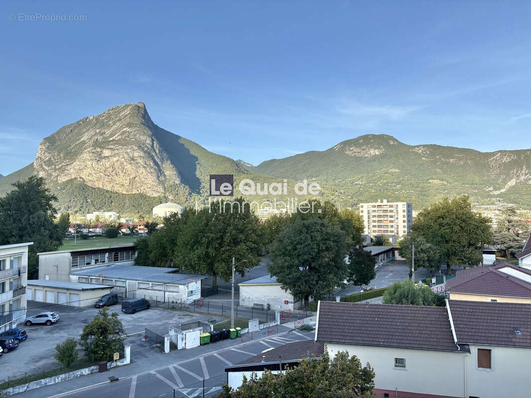 Appartement à FONTAINE