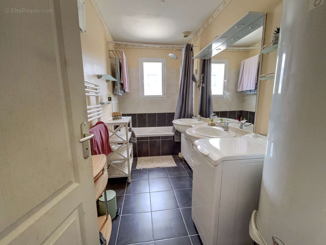 Maison à SAINT-MARTIN-DU-BOIS