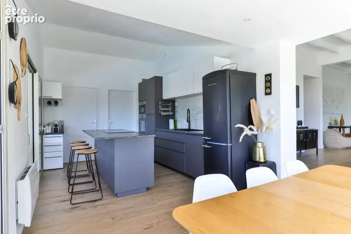 Maison de 7 pièces de 140 m² à Arès - photo 6
