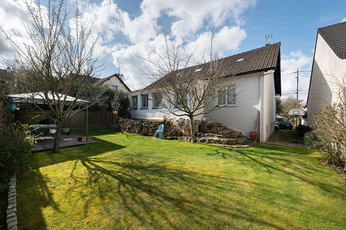 Maison à CLAYE-SOUILLY
