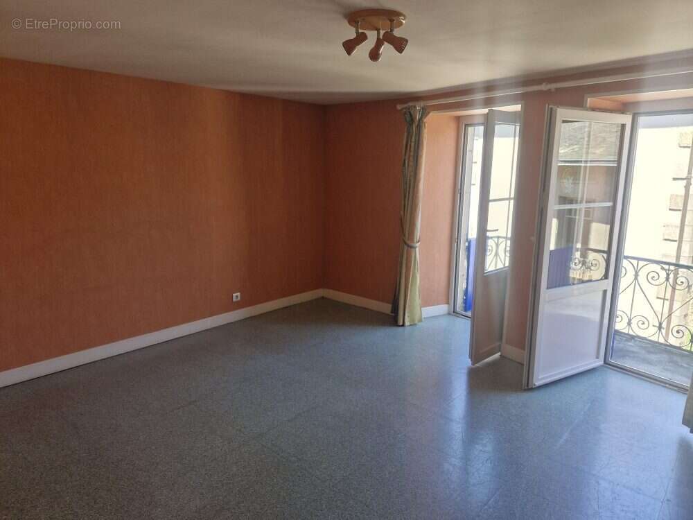 67 m² à Saint-Laurent-Sur-Gorre  - photo 2