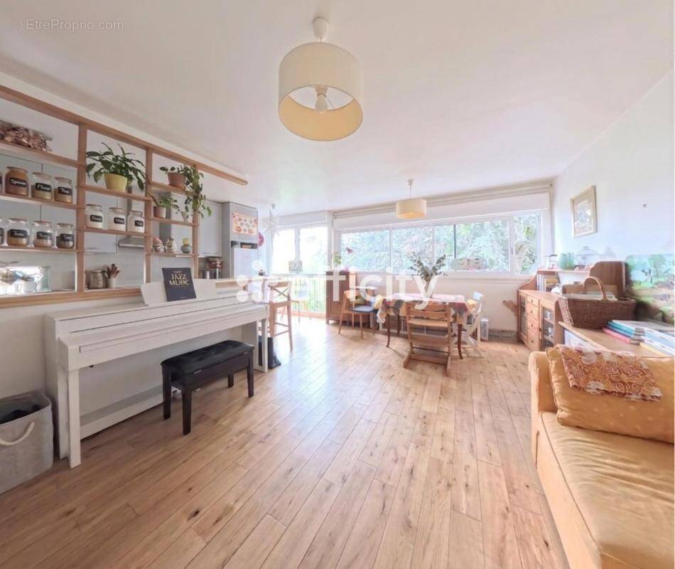 Appartement à BOURG-LA-REINE
