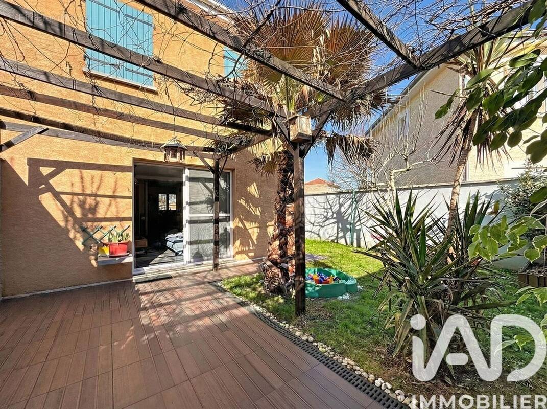 Photo 1 - Maison à VAULX-EN-VELIN