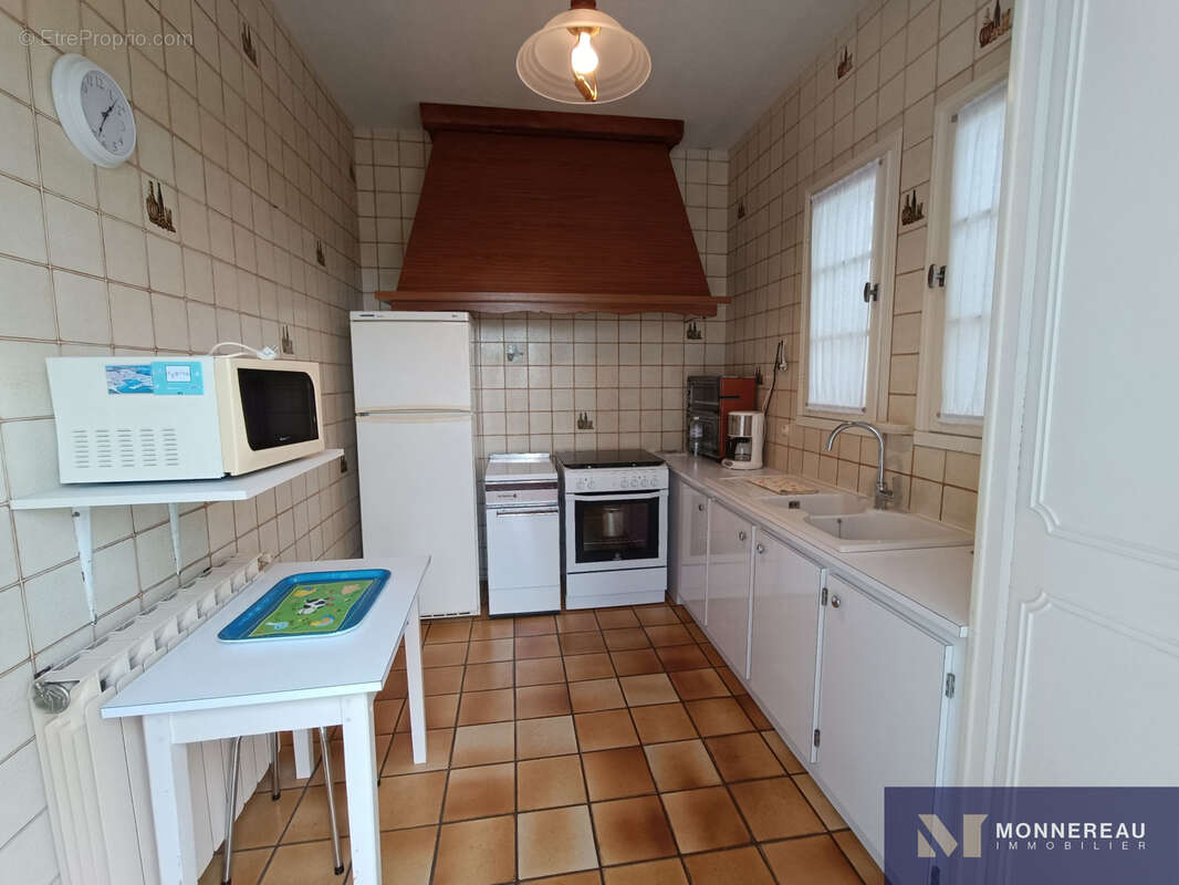 Maison à ROULLET-SAINT-ESTEPHE