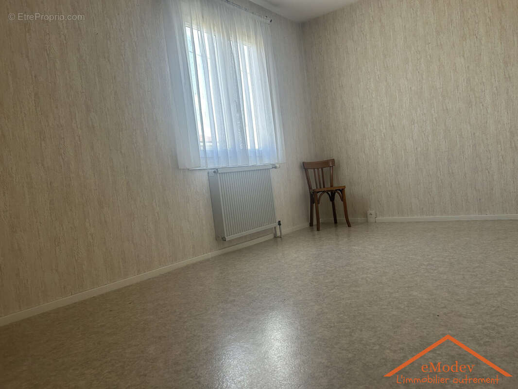 Maison à LAVELINE-DEVANT-BRUYERES