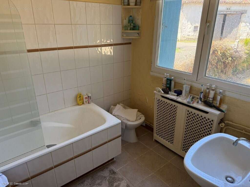 Havre De Paix : 4 Chambres, Grange, Grange, Piscine Et Vue Dégagée - photo 9