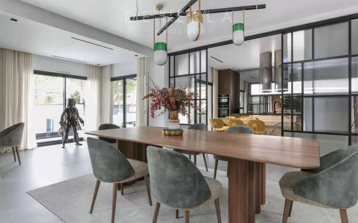 Maison à SAINT-MAUR-DES-FOSSES