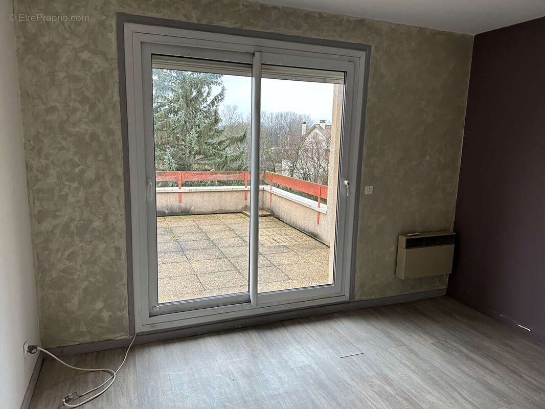 Appartement à PERIGNAT-SUR-ALLIER