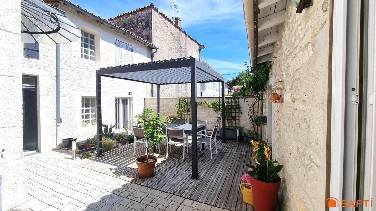Photo 1 - Maison à MORTAGNE-SUR-GIRONDE