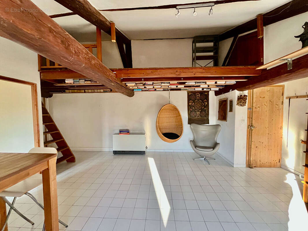 Appartement à L'ISLE-SUR-LA-SORGUE