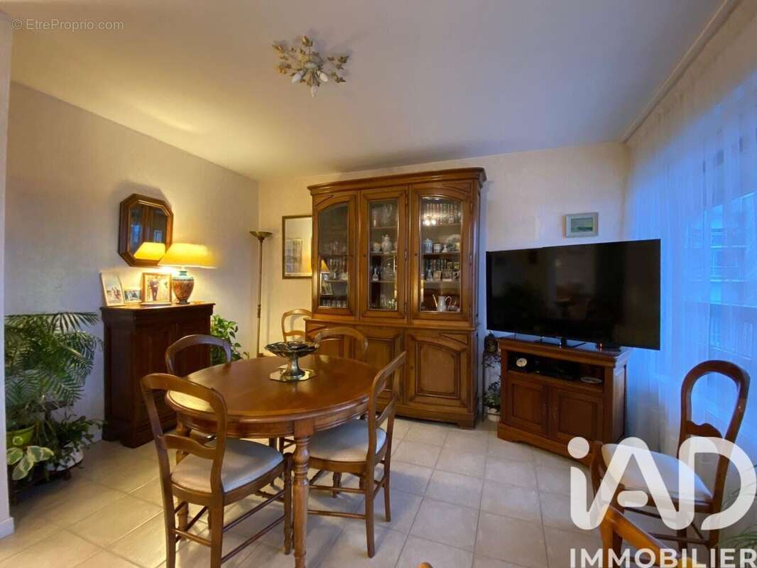 Appartement 67 m² à Saint-Etienne  - photo 3