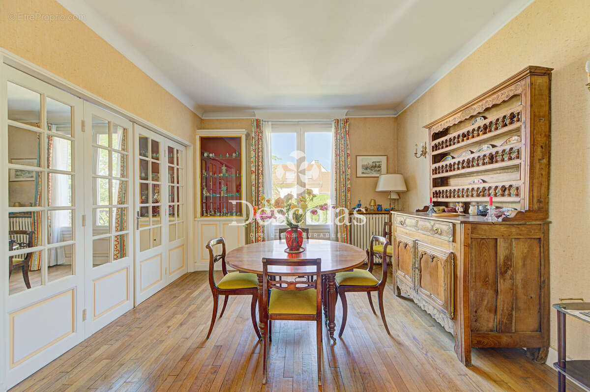 Maison - Saint-Germain-en-Laye - Quartier Sous-préfecture - photo 4