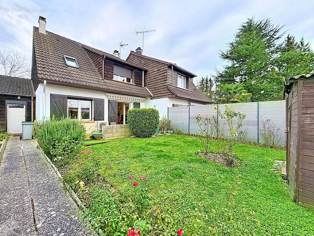 Maison à MAINVILLIERS