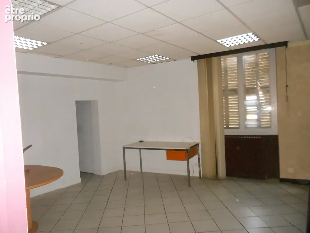 Local commercial centre ville Thiers - photo 6