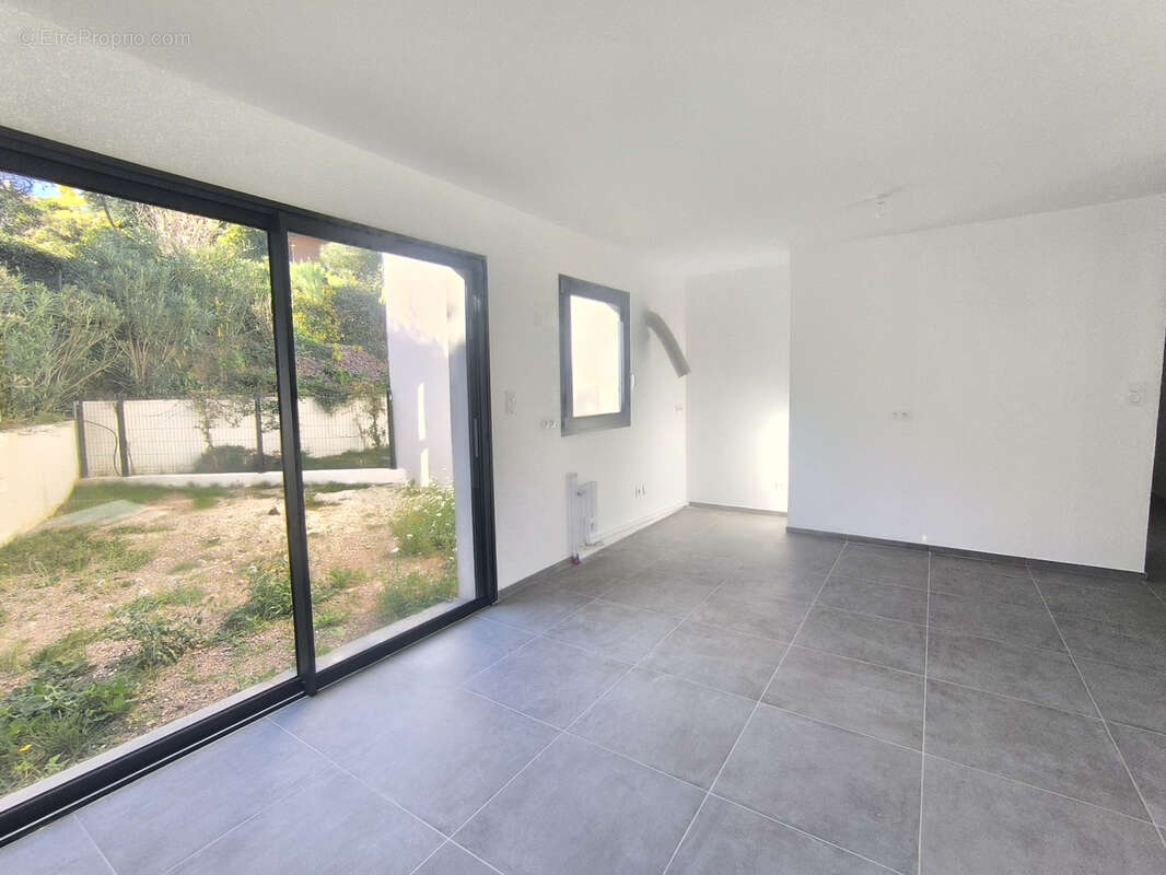 Appartement à SIX-FOURS-LES-PLAGES