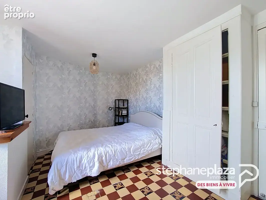 Bourg-en-bresse ? appartement de 161 m² ? 3 chambres ? balcon ? volumes exceptionnels - photo 4