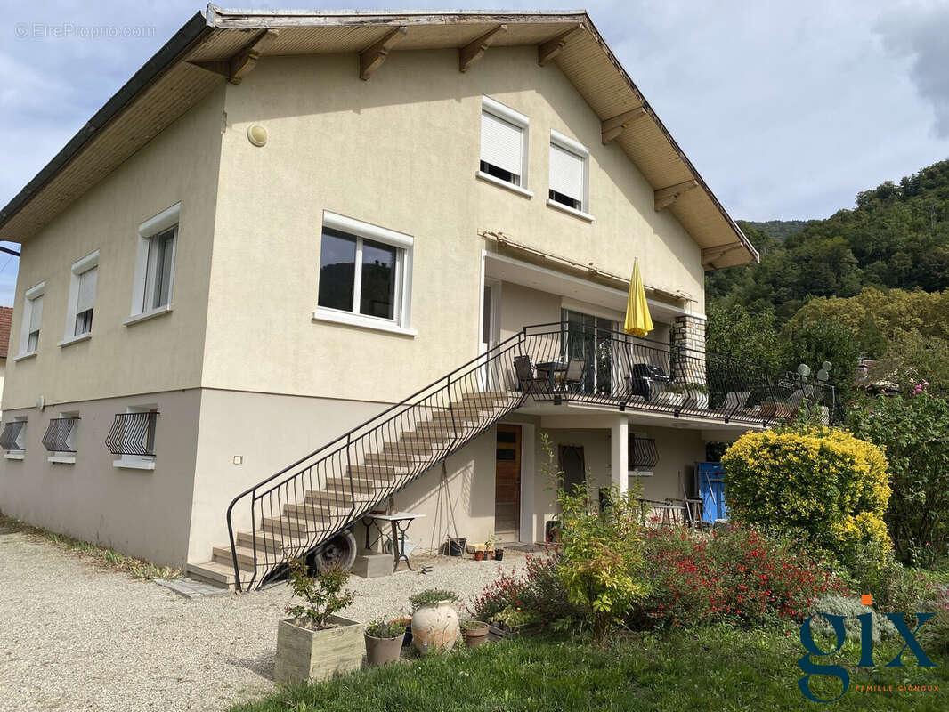 Maison à VILLARD-BONNOT