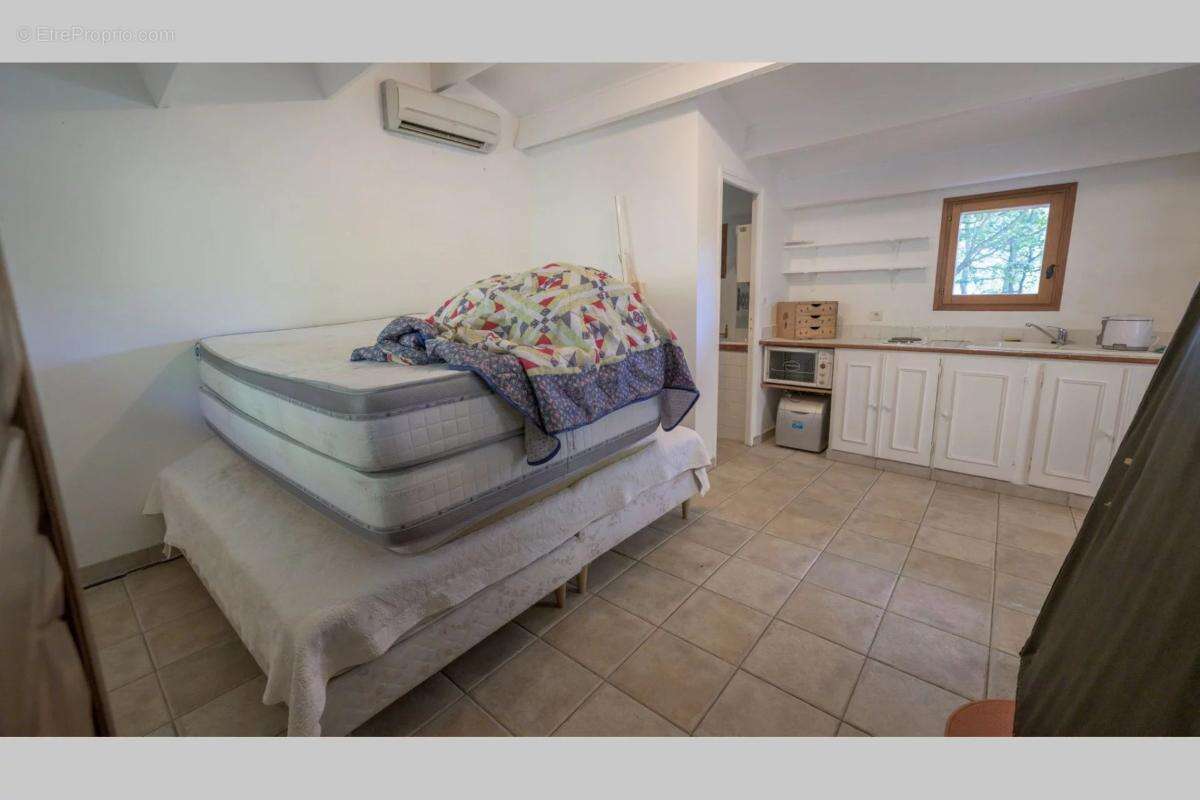 Maison 265 m² à Rognes  - photo 35