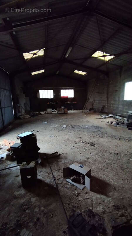 Maison à AZAY-LE-FERRON