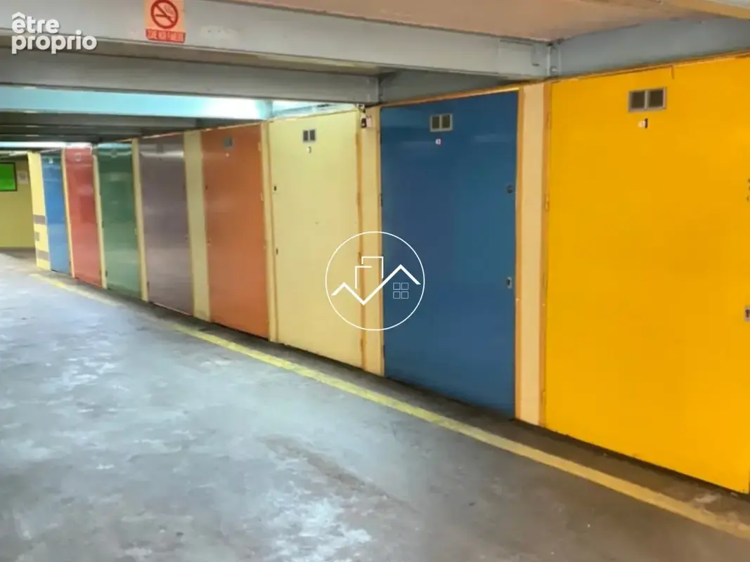 Places de parking et box de stockage - photo 4