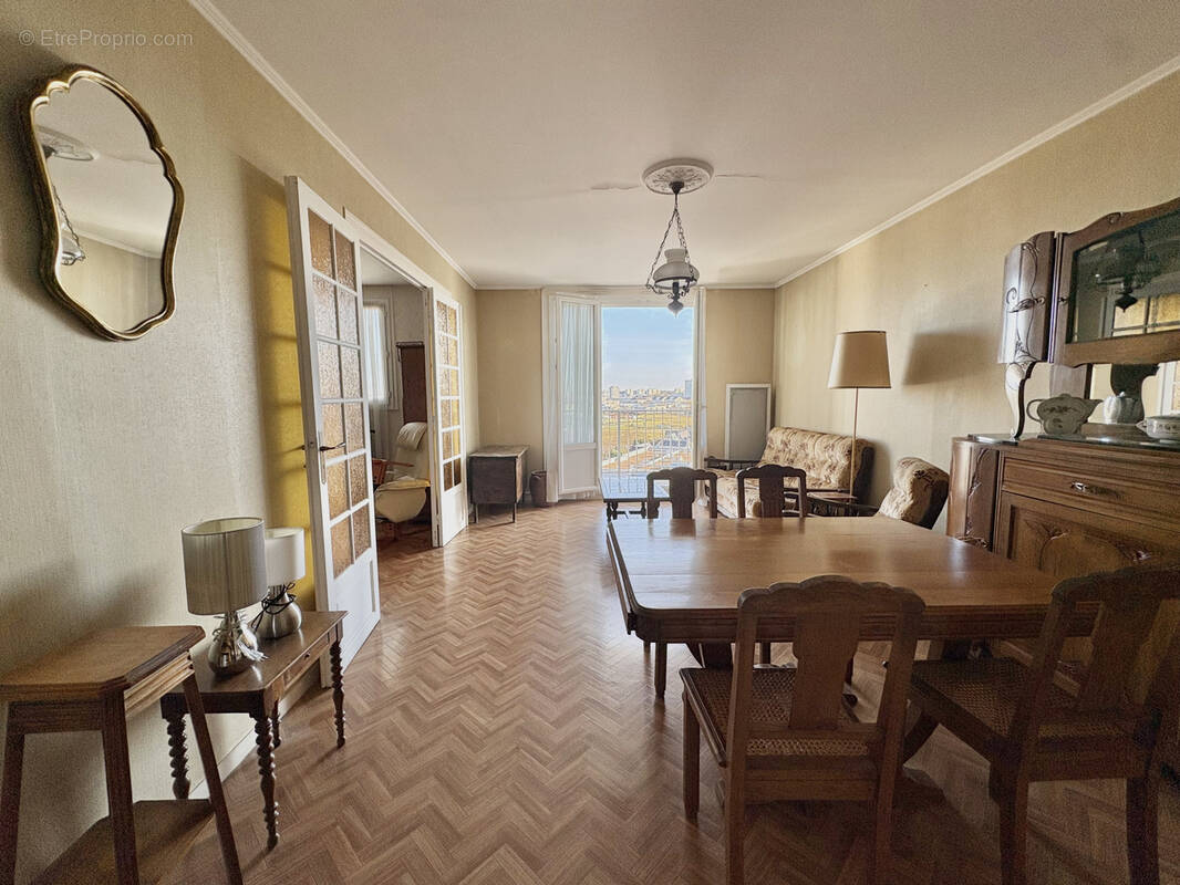 Appartement à LA RICHE