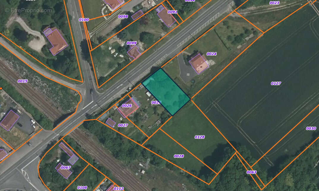 Terrain à POIX-DE-PICARDIE