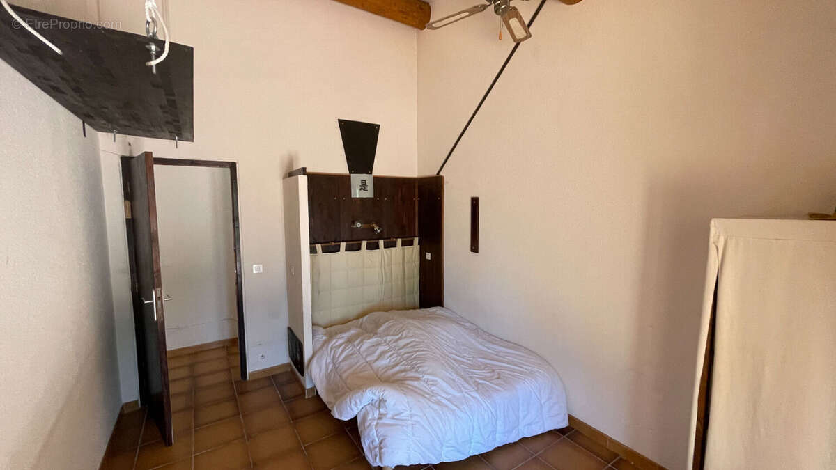 Exclusif  et rare sur le marché! Joli plain pied à Grignan avec piscine et vaste terrain. - photo 9