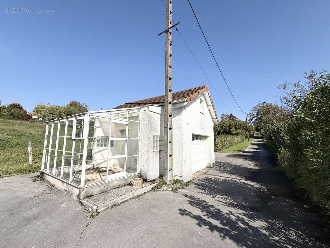 Maison à BOUSSIERES