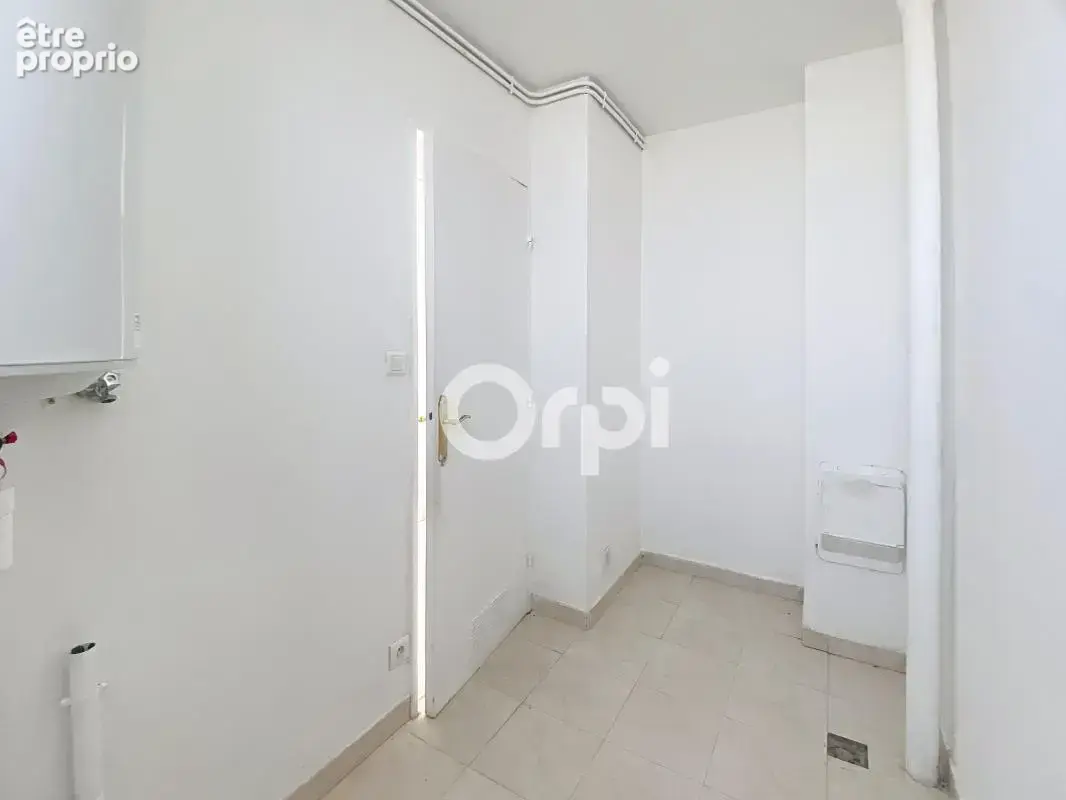 Appartement traversant avec vue mer et balcon à vendre - photo 12