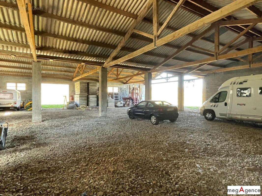 Corps de ferme 1220 m² avec photovoltaïque - photo 9