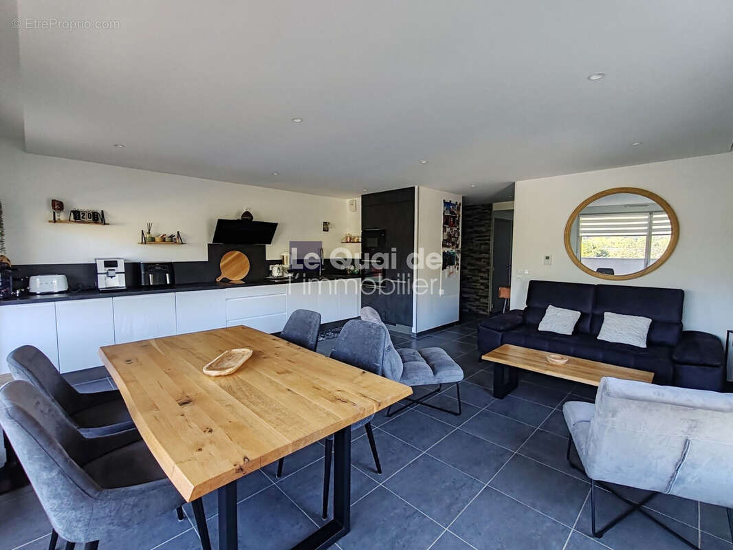 Appartement à LE PONT-DE-CLAIX