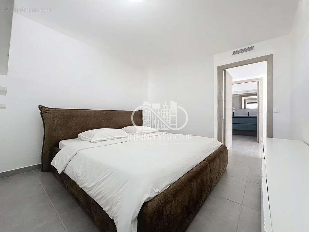 Appartement à VALLAURIS