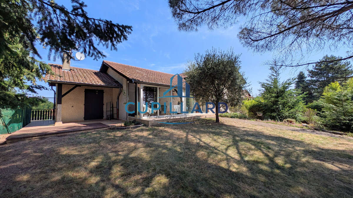 Maison à SAINT-ROMAIN-LA-MOTTE