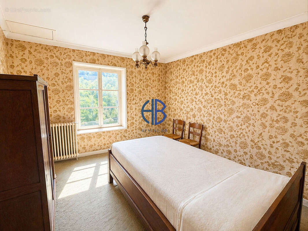 Maison à LES EPARRES